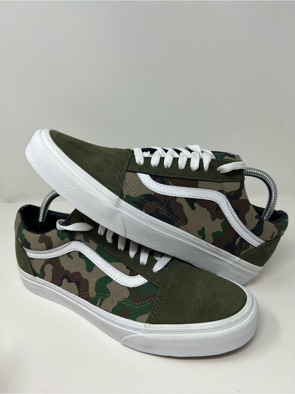 NWOB Vans Olive Camo Old Skool Suede Low Top Sneakers Men's 9 GREEN WHITE Black